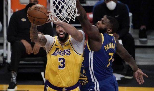 开云中国官网-湖人半场断电连胜终结，他们能从勇士身上学到什么