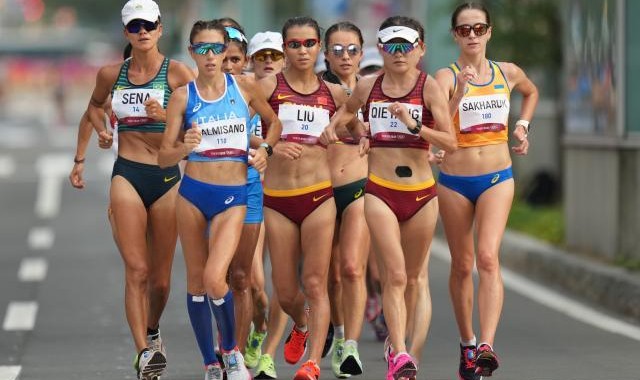 开云中国官网-刘虹20km竞走摘铜 妈妈级选手给小将树立最好榜样